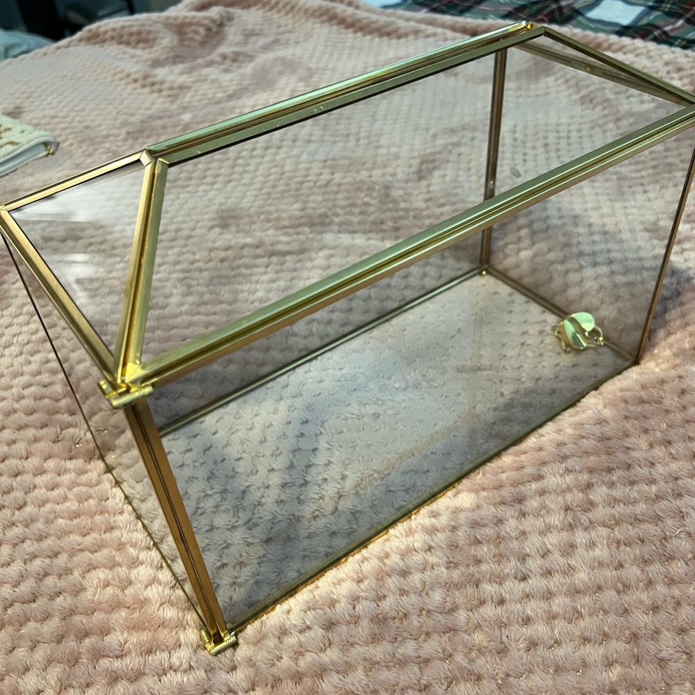 Gold card box with key